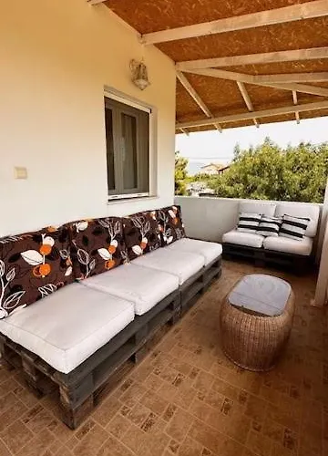 Angel House Δροσιά